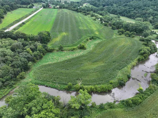 $683,300 | 131 Highway 131, Viola, WI 54664