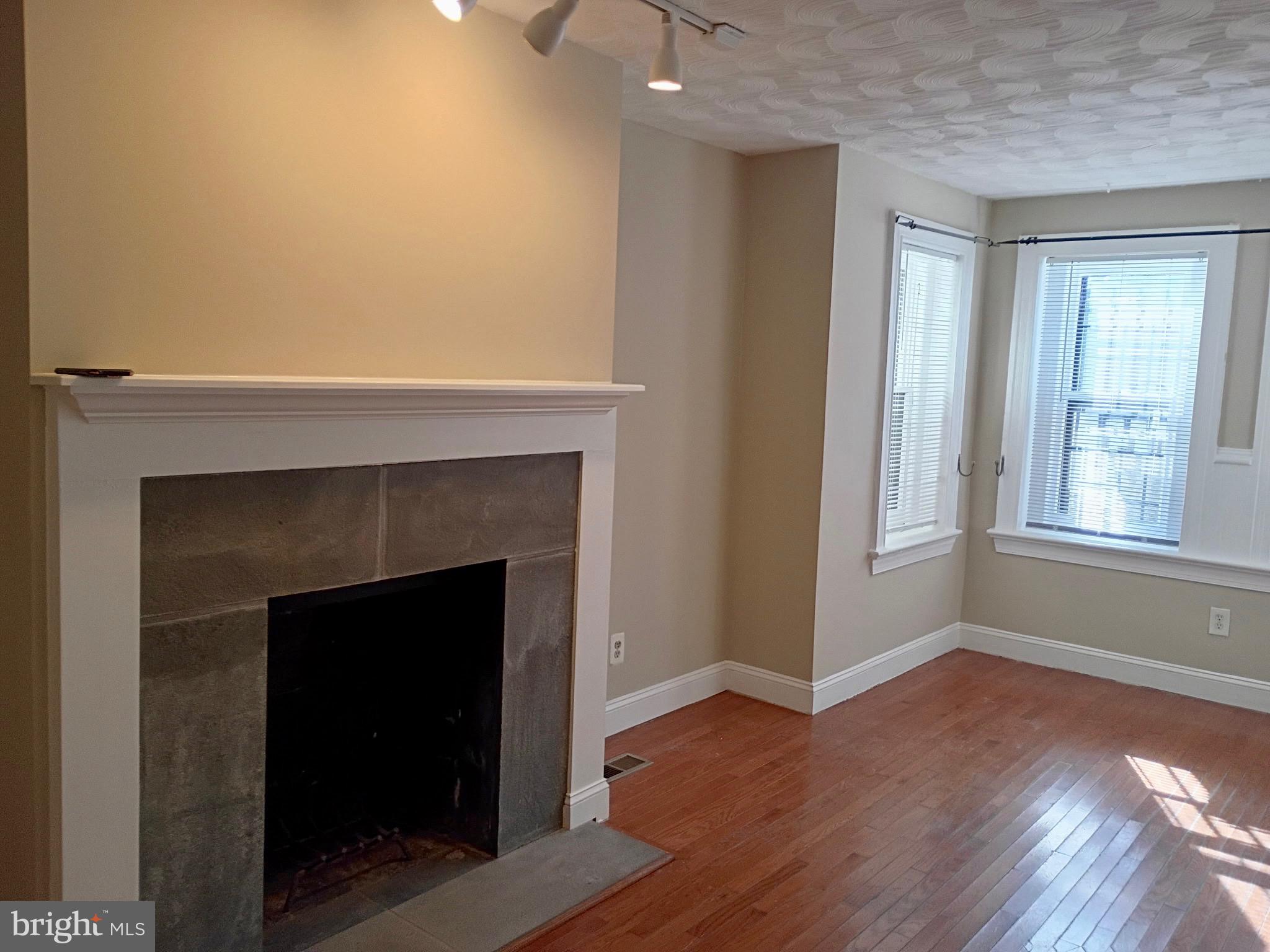 514 11th Street Southeast, Unit B Washington, DC 20003 - Photo 3 of 8