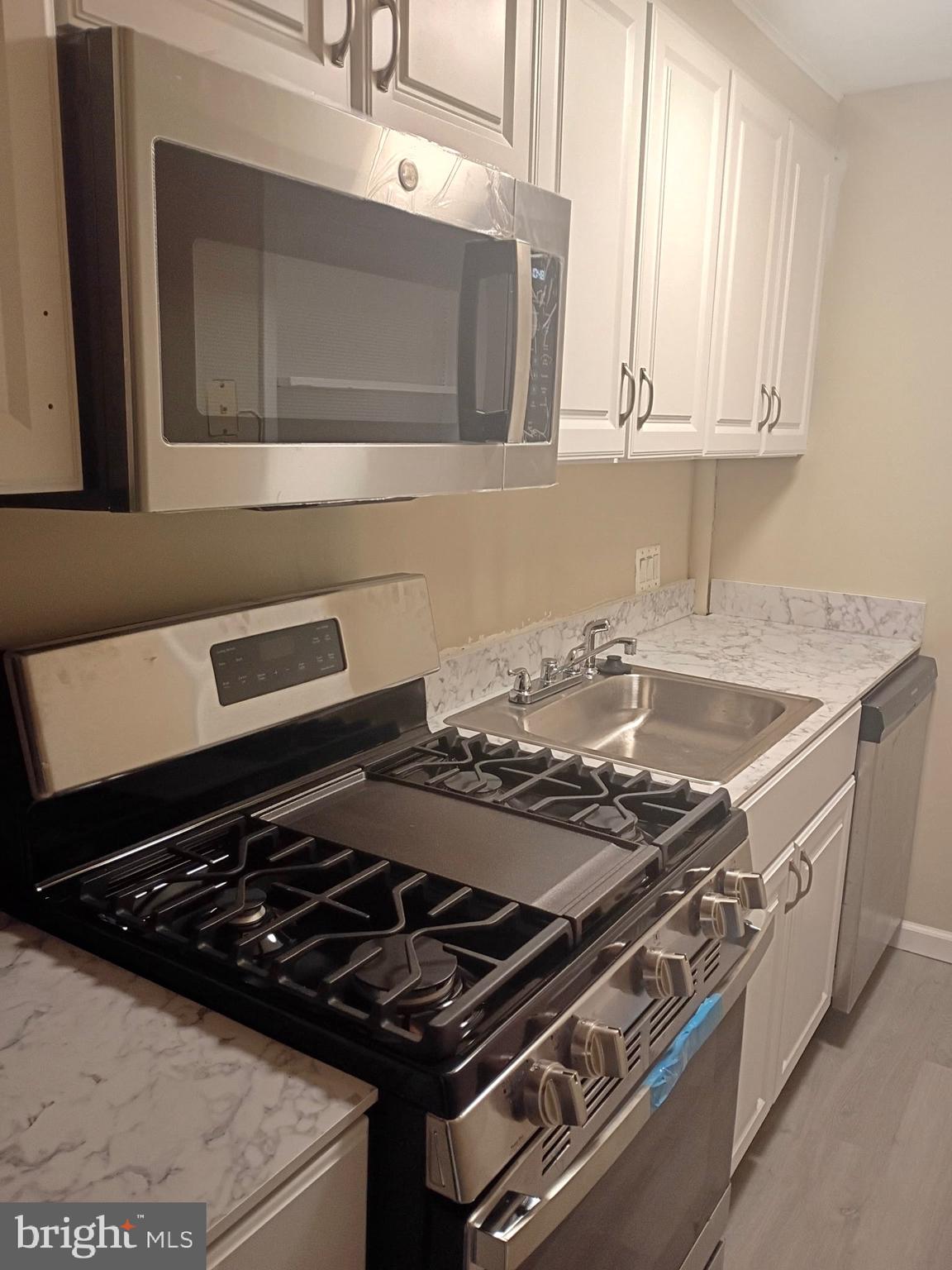 514 11th Street Southeast, Unit B Washington, DC 20003 - Photo 6 of 8