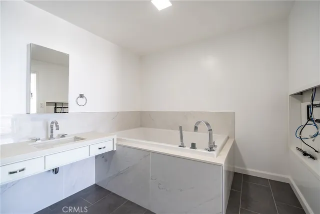 $1,685,000 | 531 Esplanade, Unit 713, Redondo Beach, CA 90277