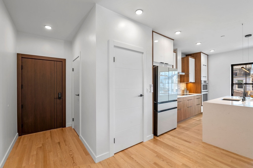 11 Boynton Street, Unit 104 Swampscott, MA 01907 - Photo 12 of 42