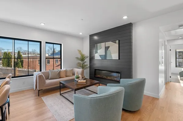 $699,000 | 11 Boynton Street, Unit 104, Swampscott, MA 01907