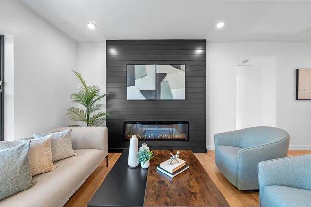 $749,000 | 11 Boynton Street, Unit 104, Swampscott, MA 01907