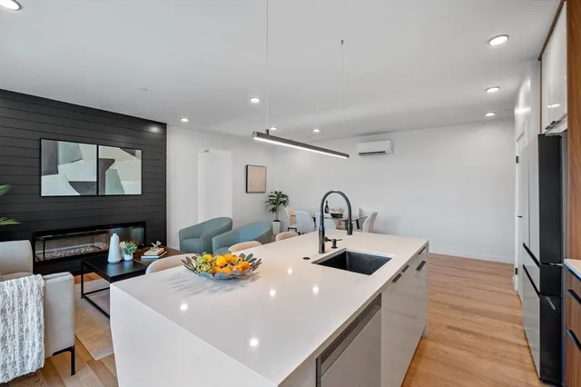 $749,000 | 11 Boynton Street, Unit 104, Swampscott, MA 01907