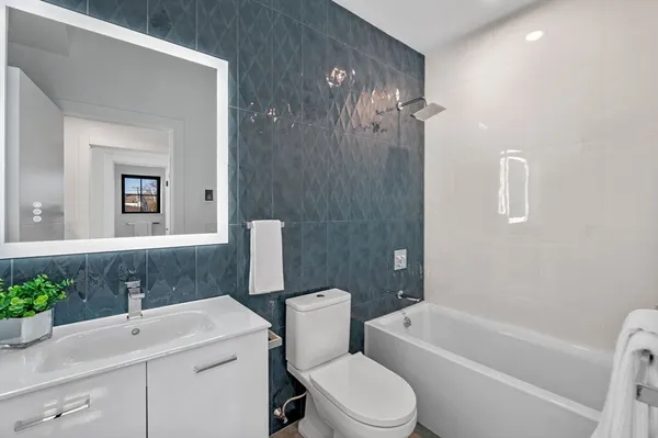 $699,000 | 11 Boynton Street, Unit 104, Swampscott, MA 01907