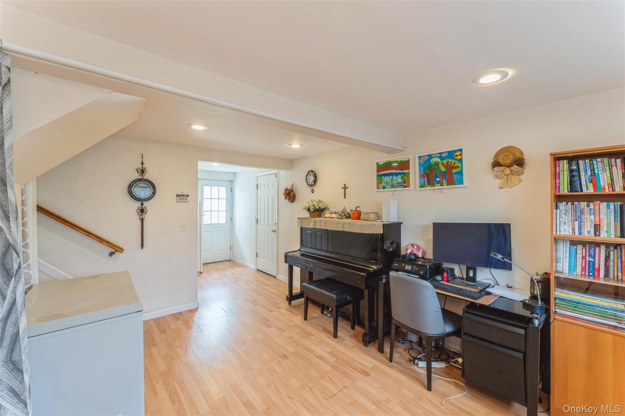 72 Lincoln Road West Plainview, NY 11803 - Photo 13 of 20