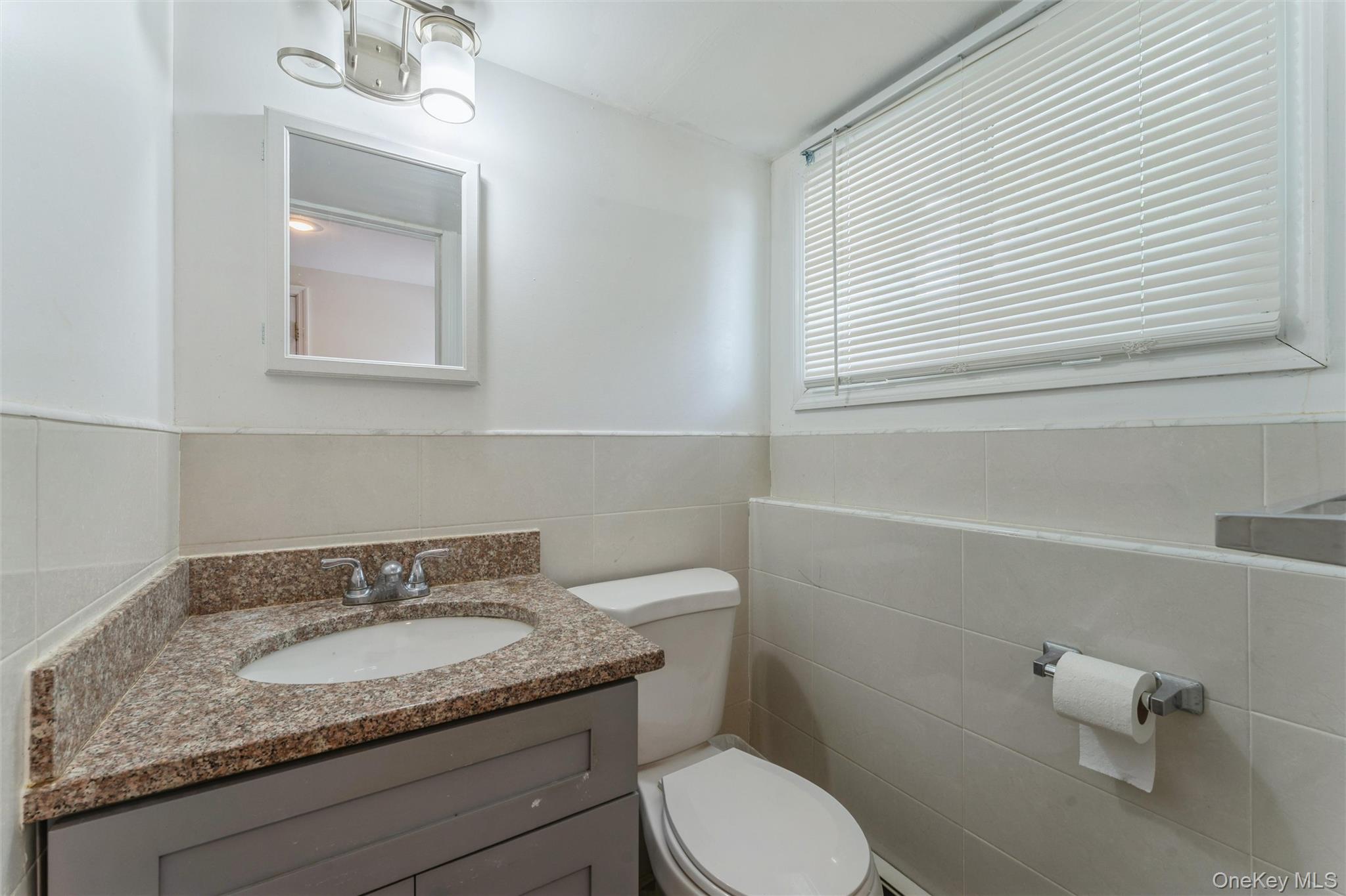 72 Lincoln Road West Plainview, NY 11803 - Photo 15 of 20