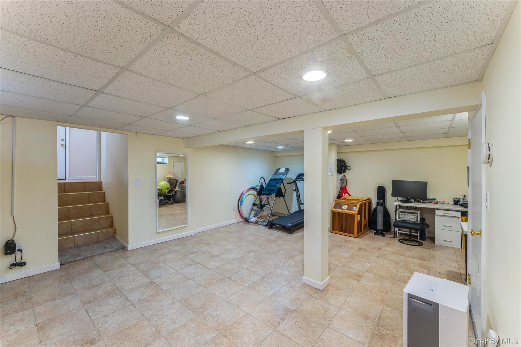 72 Lincoln Road West Plainview, NY 11803 - Photo 17 of 20
