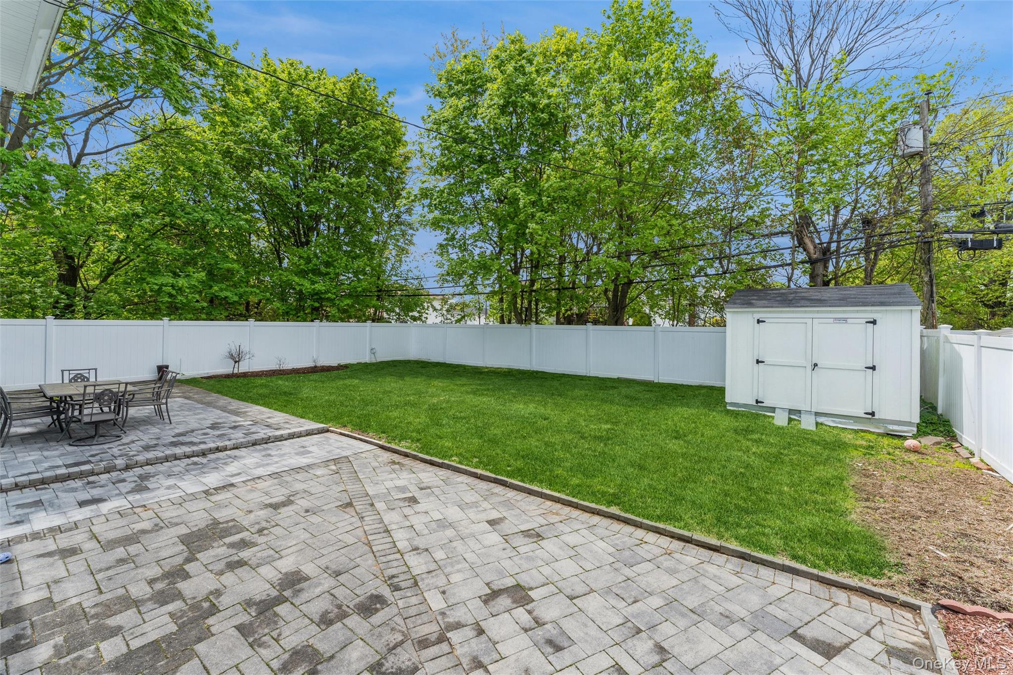 72 Lincoln Road West Plainview, NY 11803 - Photo 18 of 20