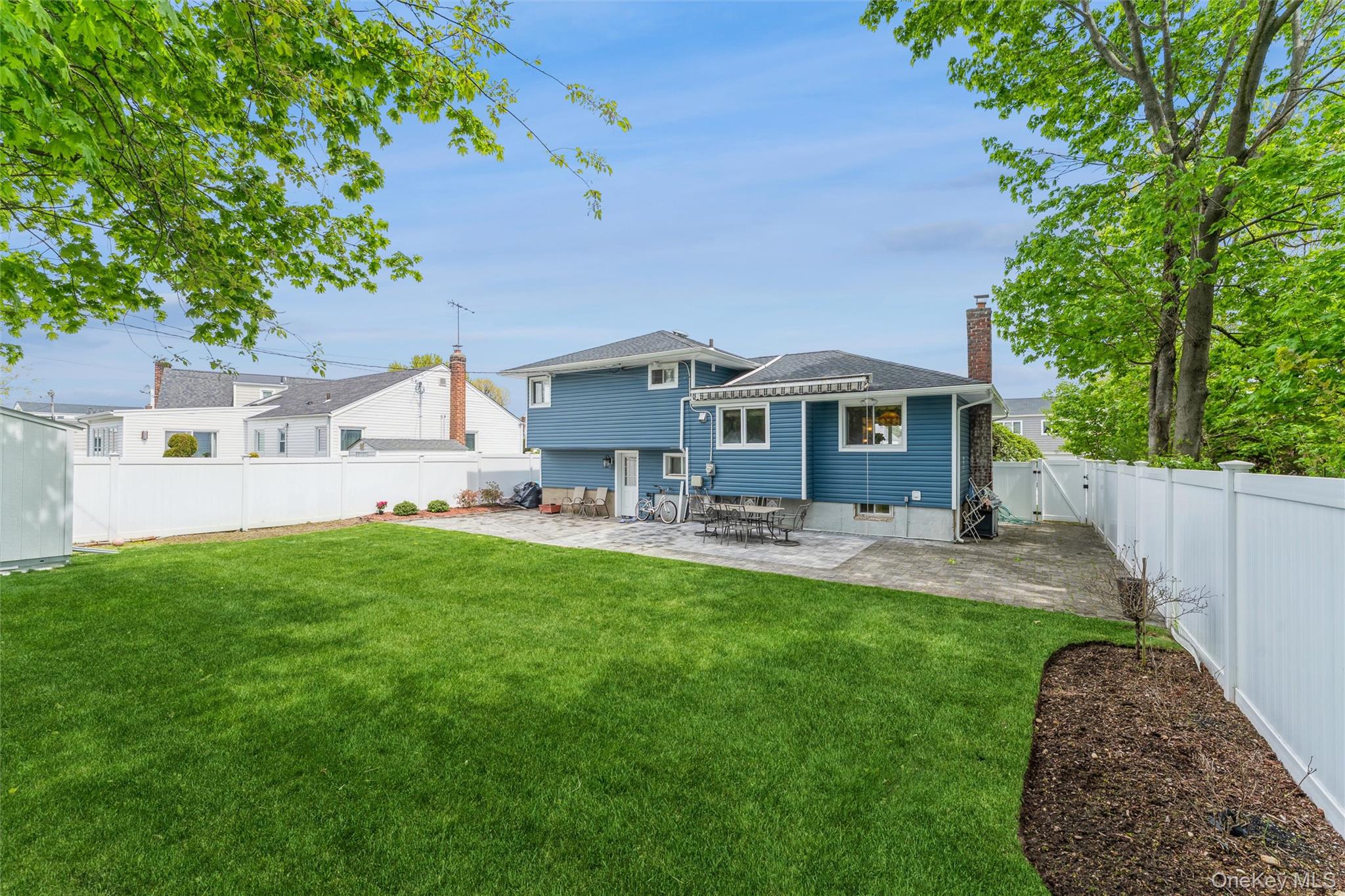 72 Lincoln Road West Plainview, NY 11803 - Photo 20 of 20