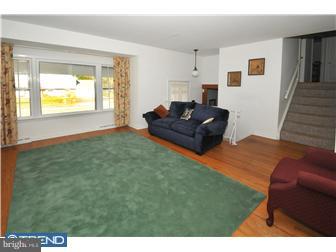 1223 Slight Road Warminster, PA 18974 - Photo 4 of 12 Living Room