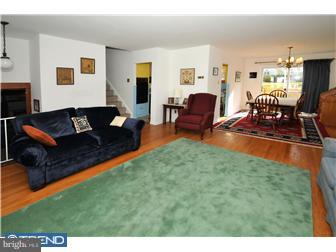 1223 Slight Road Warminster, PA 18974 - Photo 5 of 12 Living Room