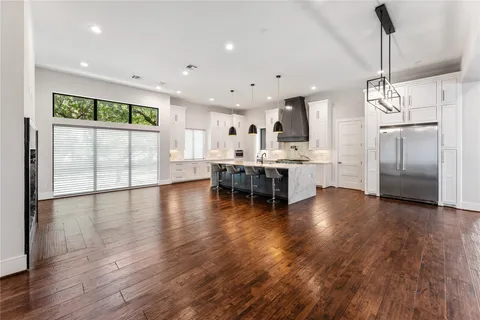 $2,099,000 | 3202 Glen Haven Boulevard, Houston, TX 77025