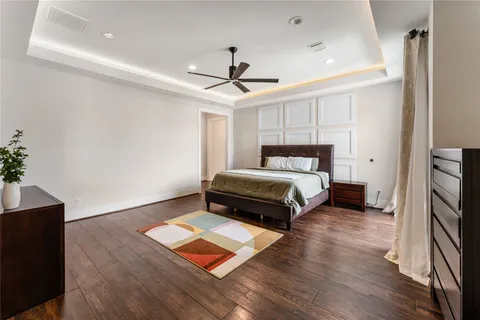 $2,099,000 | 3202 Glen Haven Boulevard, Houston, TX 77025