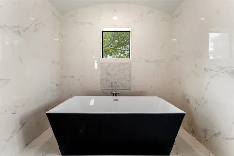 $2,099,000 | 3202 Glen Haven Boulevard, Houston, TX 77025