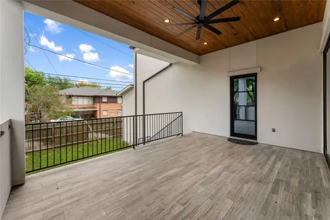 $2,099,000 | 3202 Glen Haven Boulevard, Houston, TX 77025