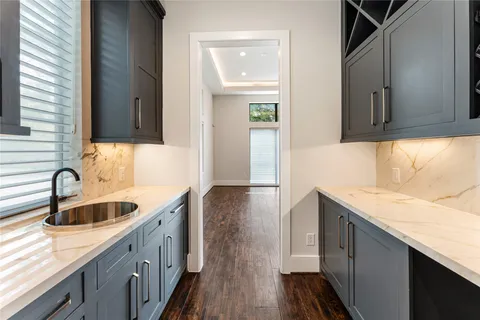 $2,099,000 | 3202 Glen Haven Boulevard, Houston, TX 77025