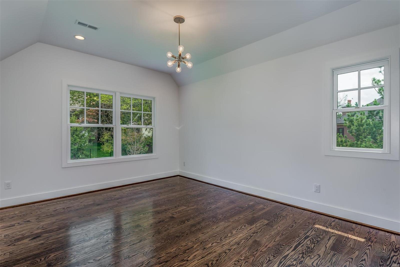 2 Daniel Road Ladue, MO 63124 - Photo 23 of 32 Gallery Image 23