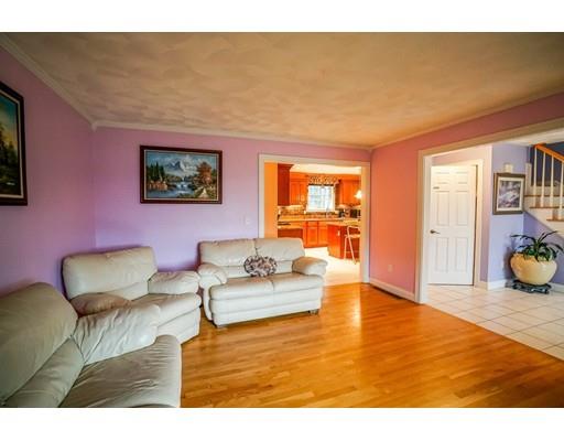18 Cobblestone Way Billerica, MA 01862 - Photo 12 of 30 a living room with furniture and wooden floor