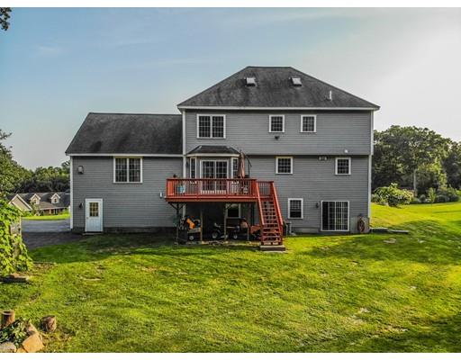 18 Cobblestone Way Billerica, MA 01862 - Photo 6 of 30 a front view of a house with garden