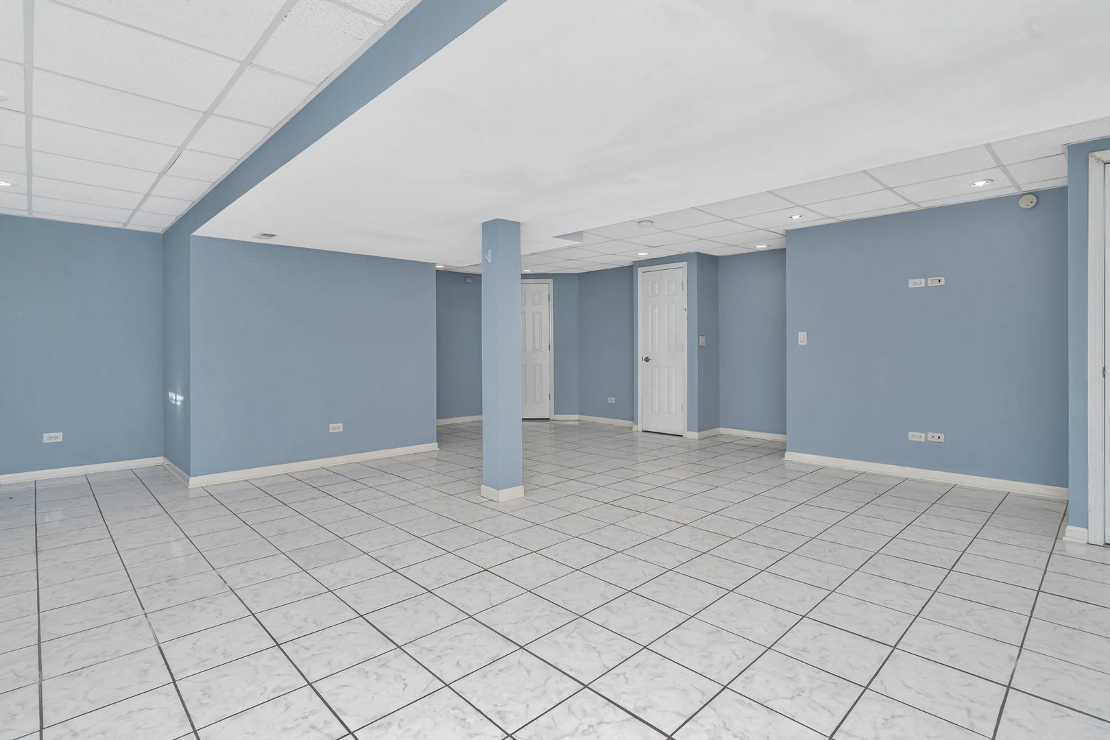 2509 Rosehall Lane Aurora, IL 60503 - Photo 40 of 51 a view of an empty room