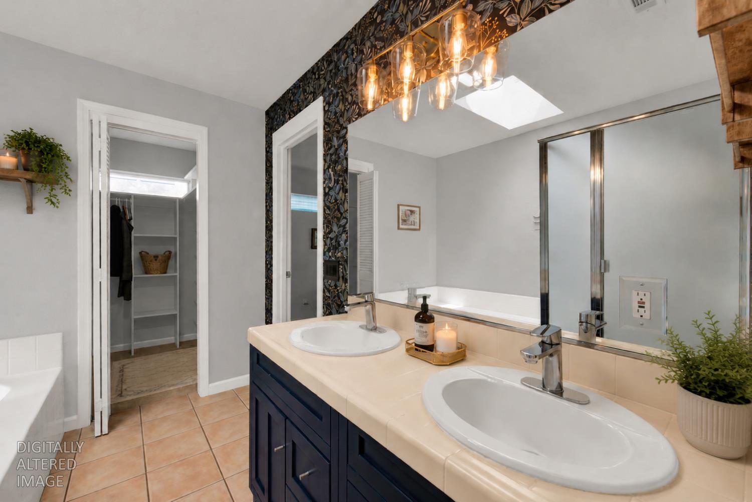 312 Creekside Way Winters, CA 95694 - Photo 14 of 42 Primary bath