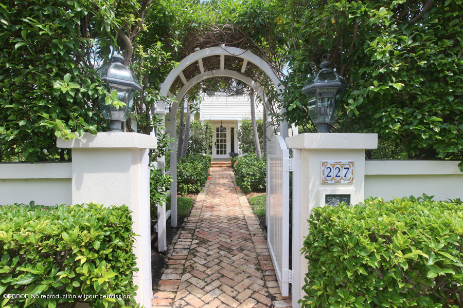 227 Eden Road Palm Beach, FL 33480 - Photo 17 of 18 Exterior Front