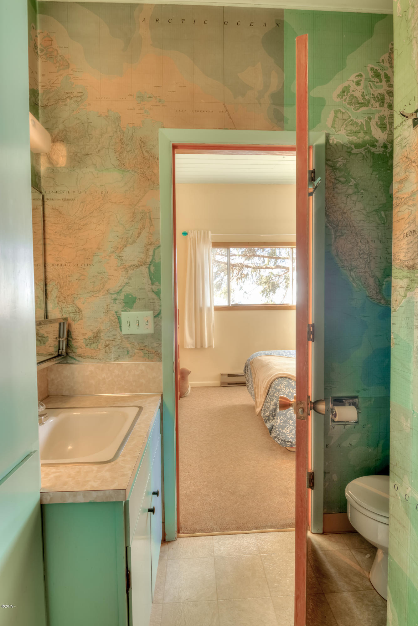 2530 Savage Road Otis, OR 97368 - Photo 20 of 30 Master bathroom