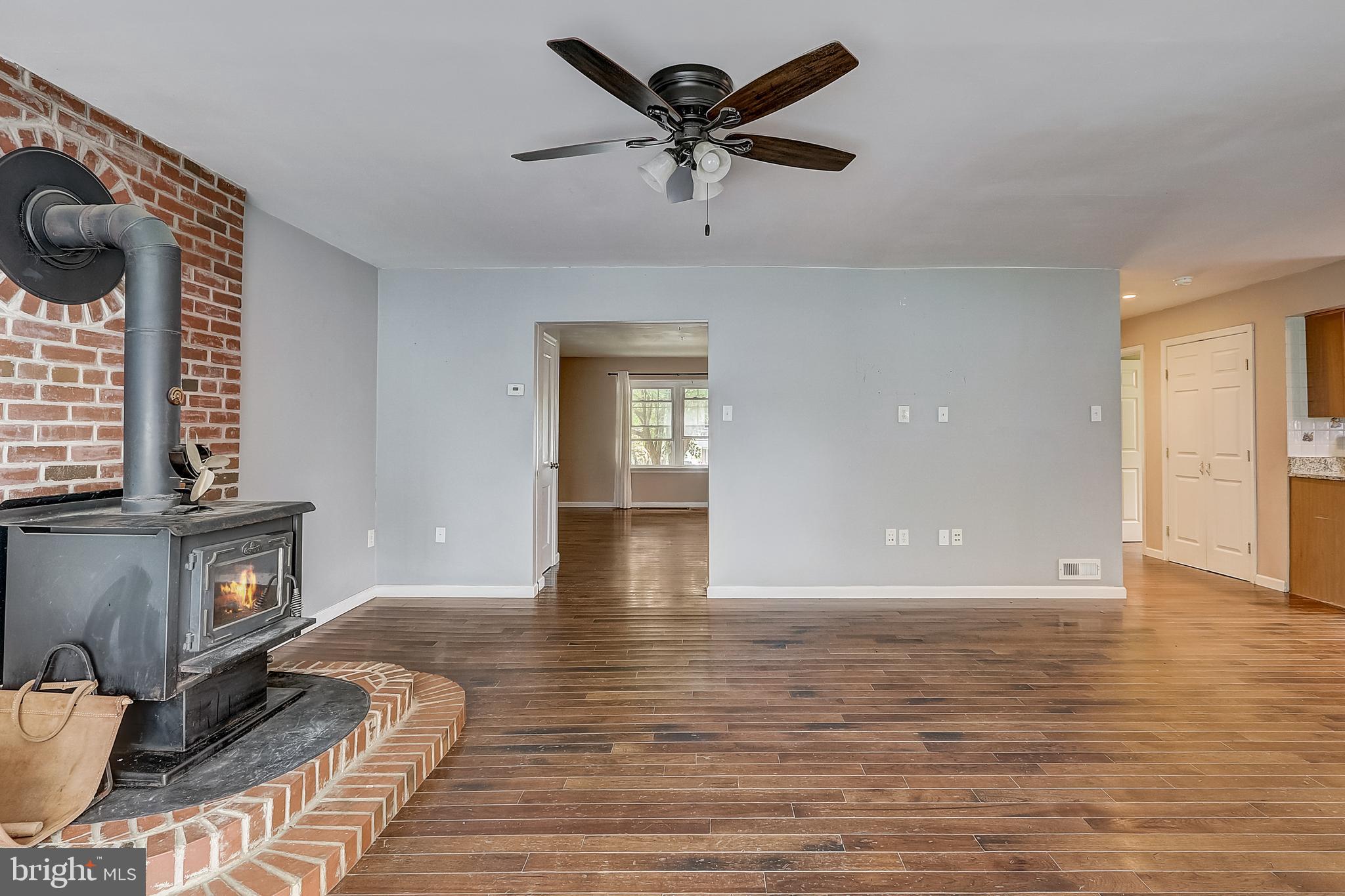 78 Newtown Road Warminster, PA 18974 - Photo 3 of 29