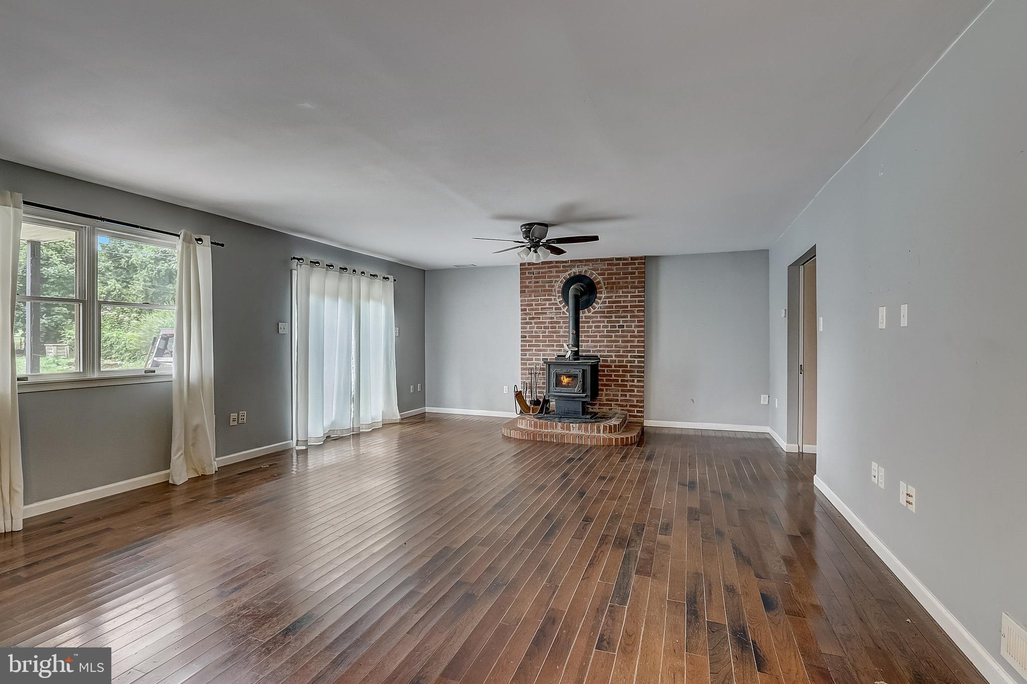 78 Newtown Road Warminster, PA 18974 - Photo 4 of 29