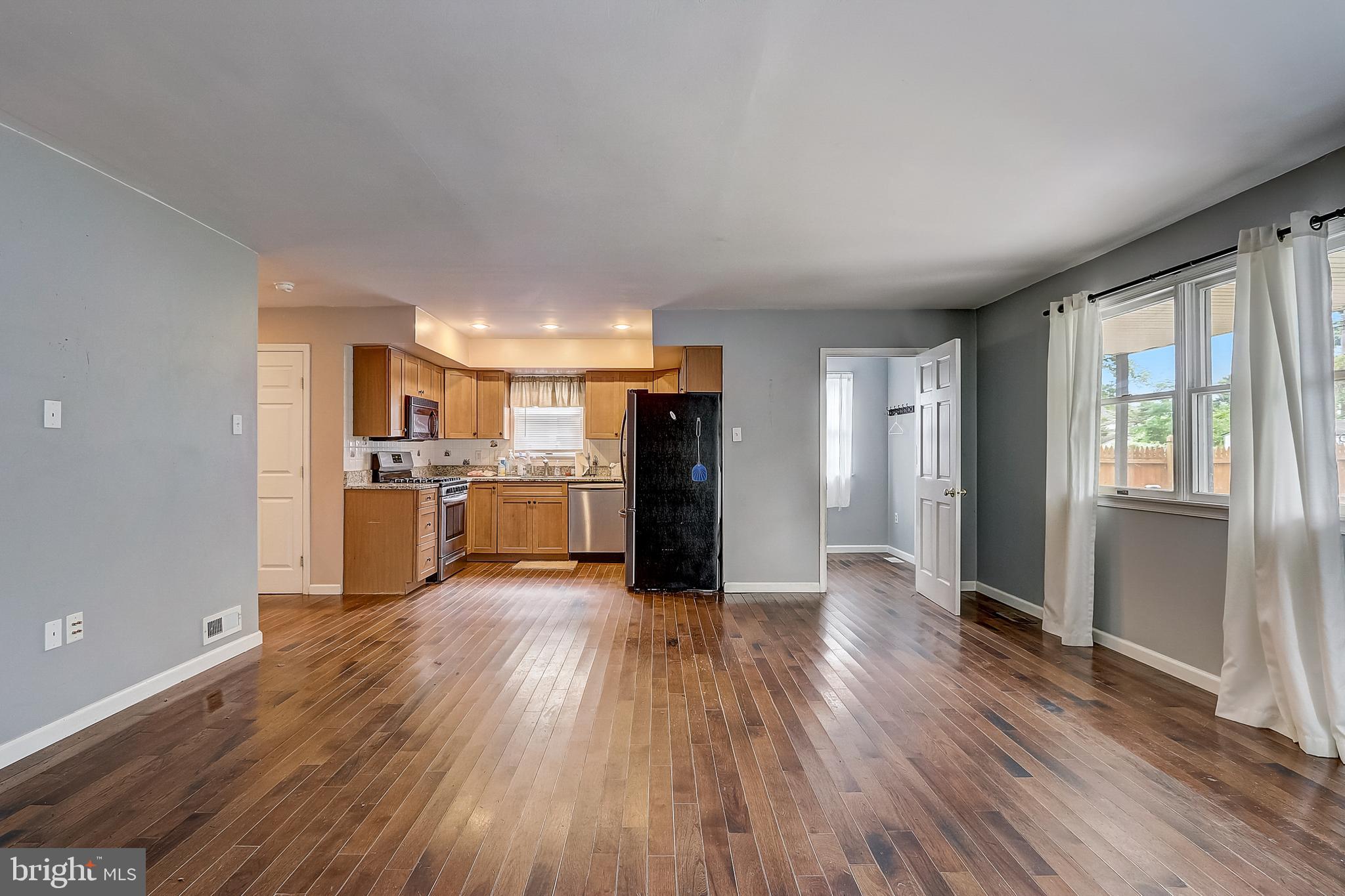 78 Newtown Road Warminster, PA 18974 - Photo 5 of 29