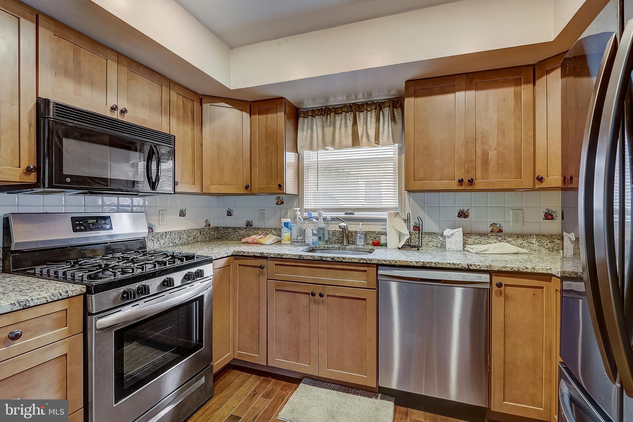 78 Newtown Road Warminster, PA 18974 - Photo 7 of 29