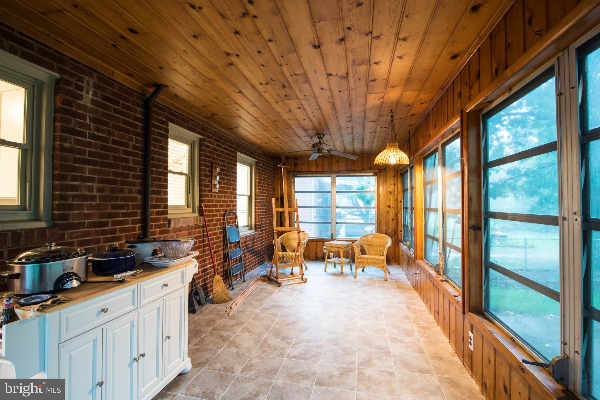 6616 Livingston Road Oxon Hill, MD 20745 - Photo 27 of 35 Sunroom