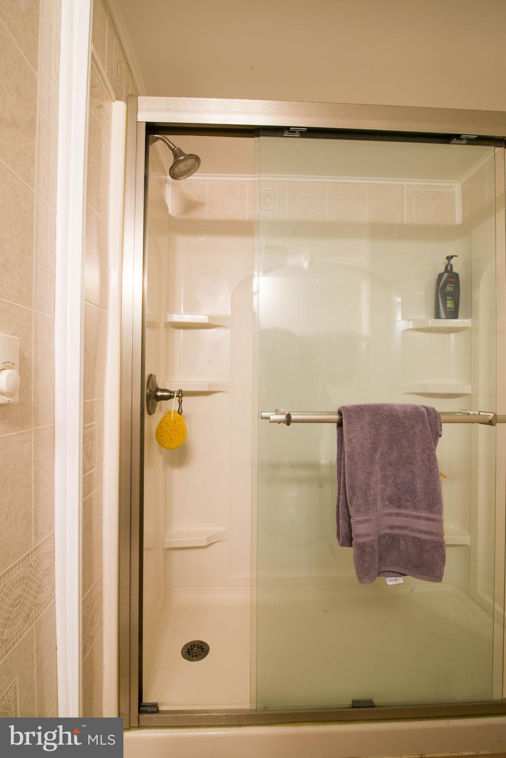 6616 Livingston Road Oxon Hill, MD 20745 - Photo 31 of 35 Bath