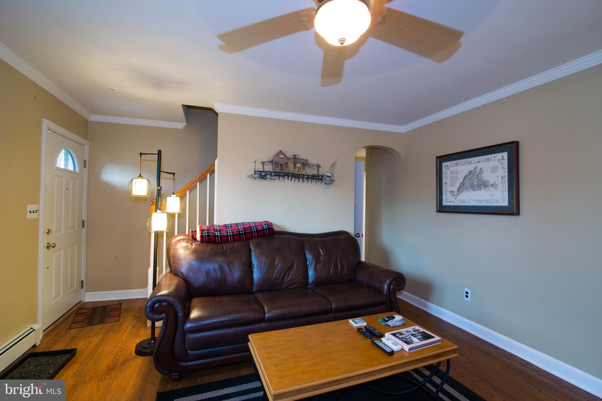 6616 Livingston Road Oxon Hill, MD 20745 - Photo 7 of 35 Living Room