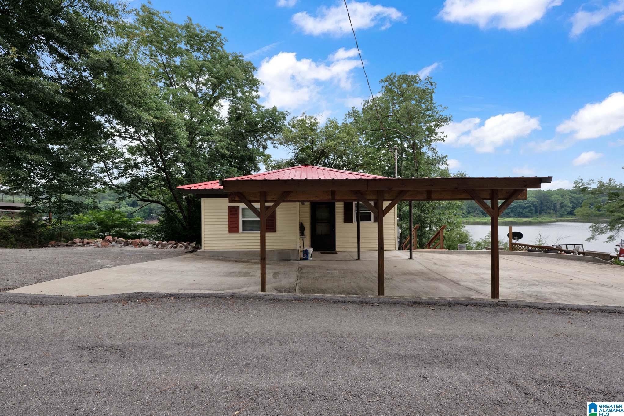 142 Riverside Drive Bessemer, AL 35023 - Photo 3 of 46
