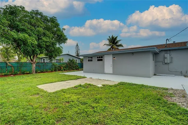 $499,999 | 6711 Northwest 8th Street, Margate, FL 33063