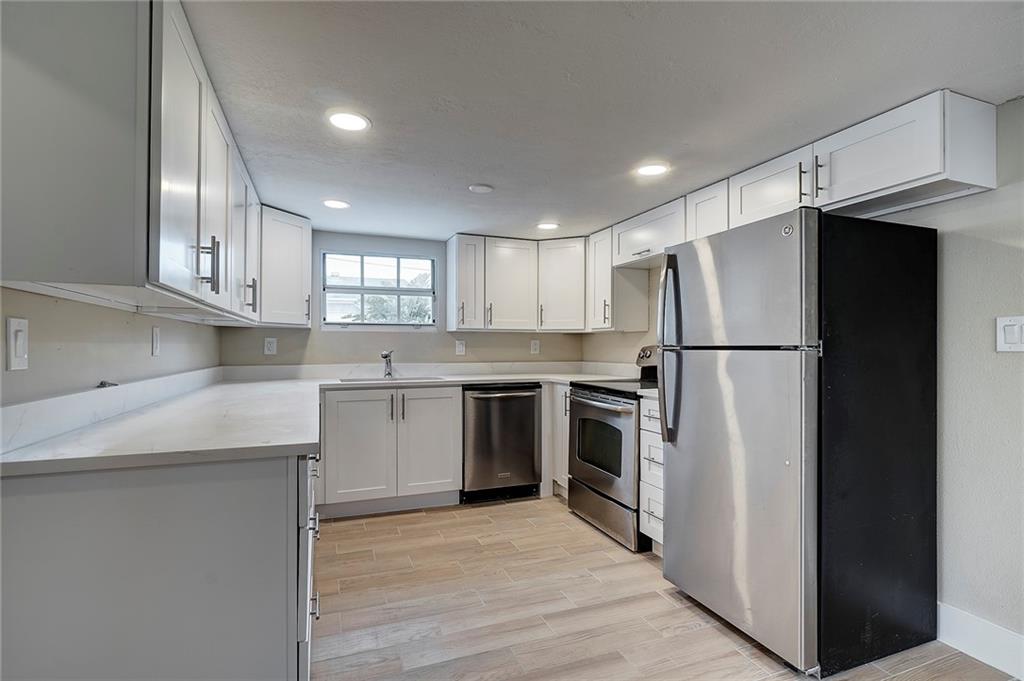 6711 Northwest 8th Street Margate, FL 33063 - Photo 4 of 25