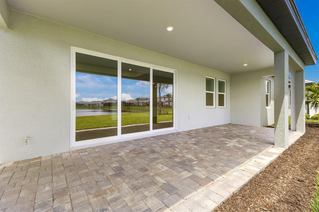 4611 Sweet Retreat Run Lakewood Ranch, FL 34211 - Photo 30 of 37 a view of an empty room with a window