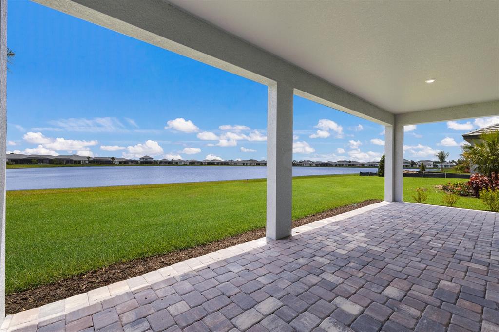 4611 Sweet Retreat Run Lakewood Ranch, FL 34211 - Photo 31 of 37 a view of a back yard