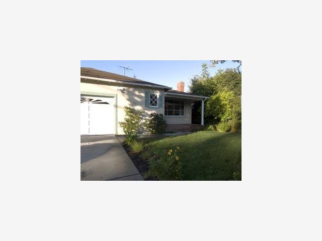 3194 Ross Road Palo Alto, CA 94303 - Photo 2 of 9 a open living room with furniture and a yard