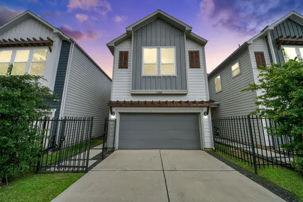 $2,200 | 1066 Mansfield Street, Houston, TX 77091