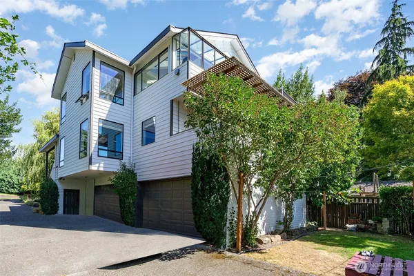$5,995 | 3625 Magnolia Boulevard West, Seattle, WA 98199