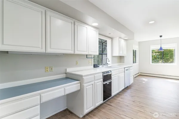 $5,995 | 3625 Magnolia Boulevard West, Seattle, WA 98199