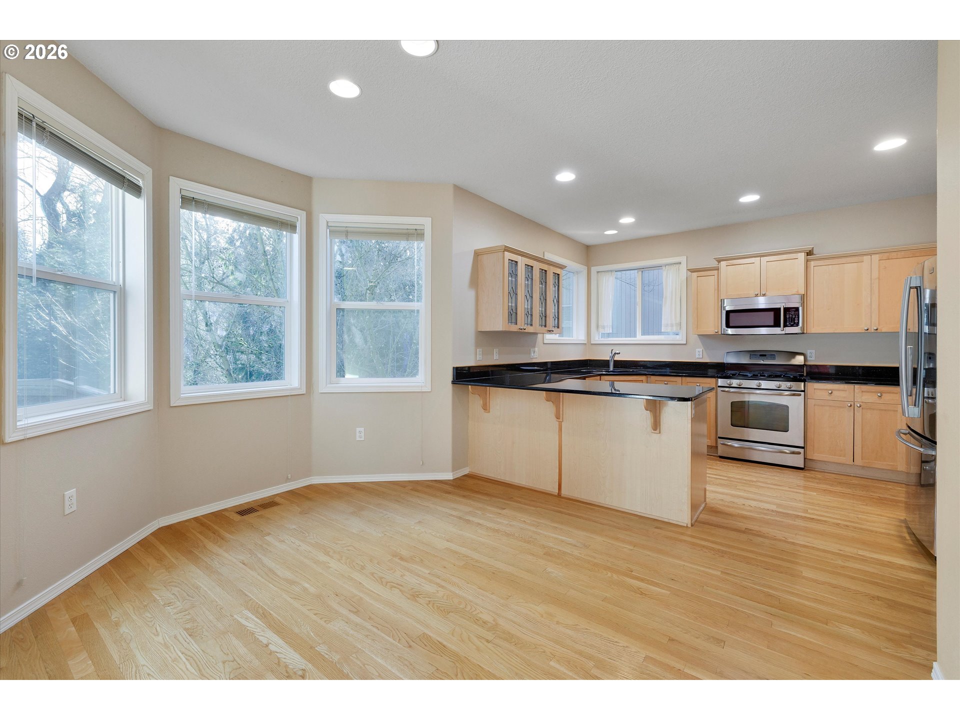 4402 Southwest Palatine Street Portland, OR 97219 - Photo 9 of 36