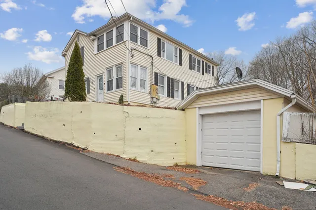 $1,600 | 59 High Street, Derby, CT 06418