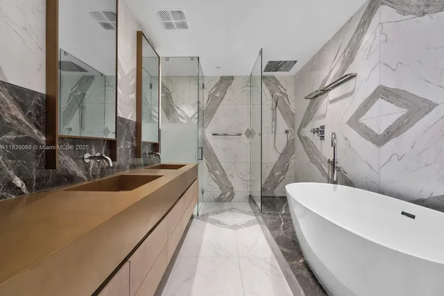 $10,900,000 | 18555 Collins Avenue, Unit 2701, Sunny Isles Beach, FL 33160