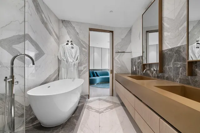 $10,900,000 | 18555 Collins Avenue, Unit 2701, Sunny Isles Beach, FL 33160