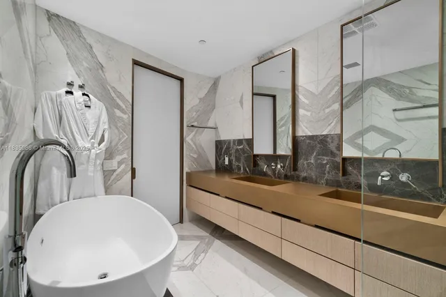 $10,900,000 | 18555 Collins Avenue, Unit 2701, Sunny Isles Beach, FL 33160