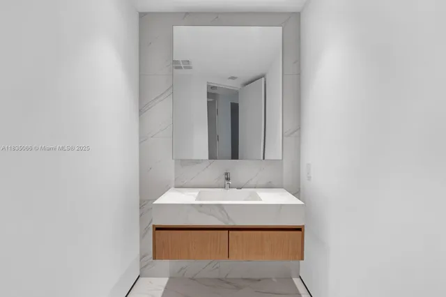 $10,900,000 | 18555 Collins Avenue, Unit 2701, Sunny Isles Beach, FL 33160